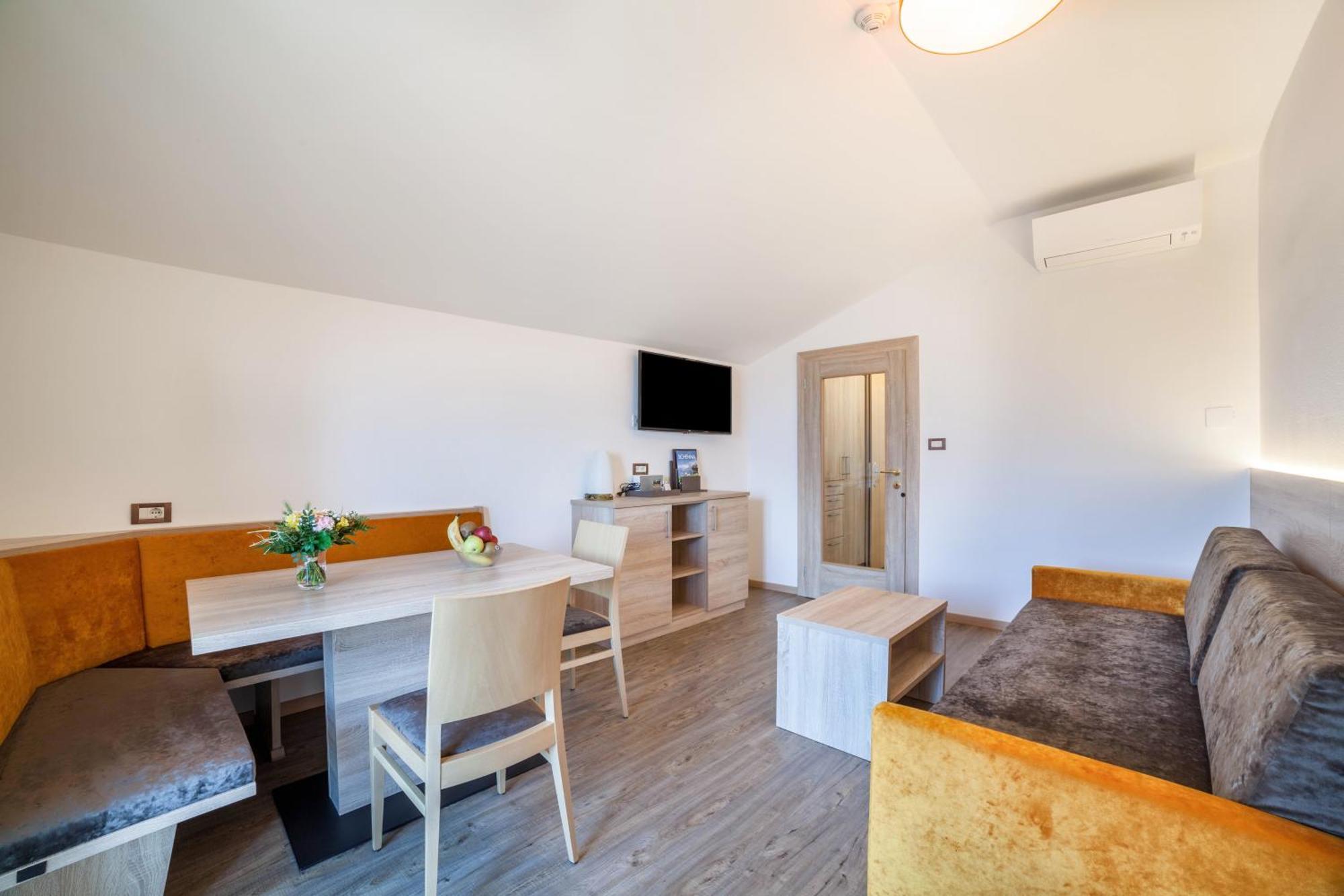 Hotel-Garni Appartement Gartenheim Schenna Eksteriør bilde